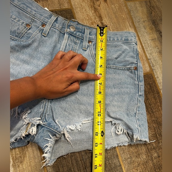 Levi’s Premium Capital Big E Vintage 30 Denim Distressed Shorts - Picture 7 of 9